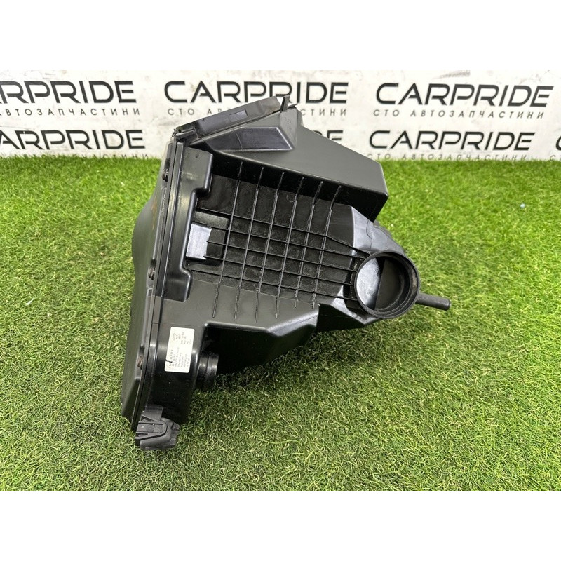 Корпус воздушного фильтра (впускная система) AUDI Q5 8R 2010 3.2 CALB 8K0133837E