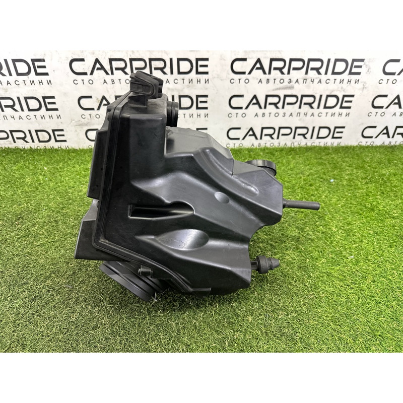 Корпус воздушного фильтра (впускная система) AUDI Q5 8R 2010 3.2 CALB 8K0133837E