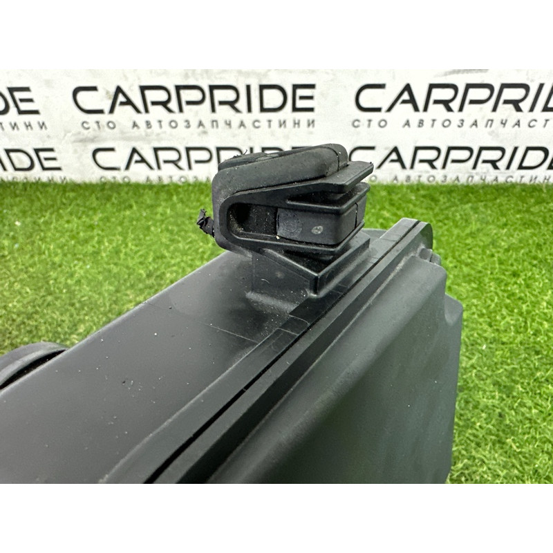 Корпус воздушного фильтра (впускная система) AUDI Q5 8R 2010 3.2 CALB 8K0133837E