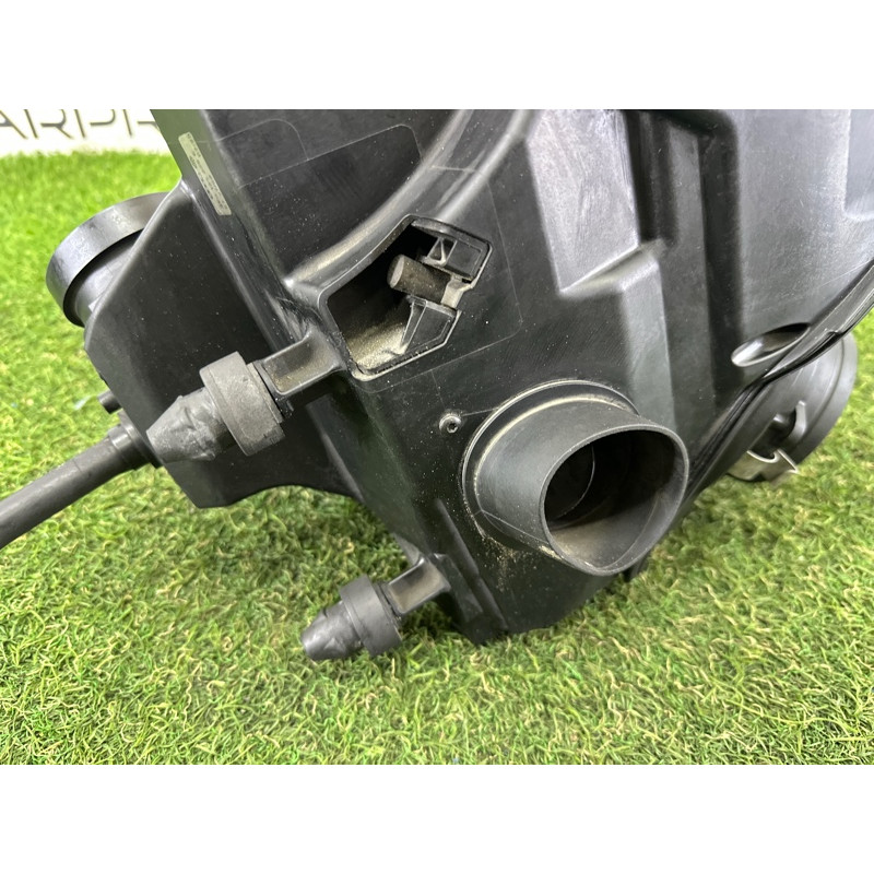 Корпус воздушного фильтра (впускная система) AUDI Q5 8R 2010 3.2 CALB 8K0133837E