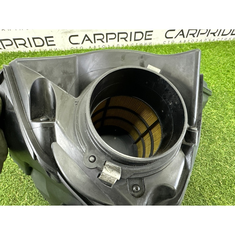 Корпус воздушного фильтра (впускная система) AUDI Q5 8R 2010 3.2 CALB 8K0133837E