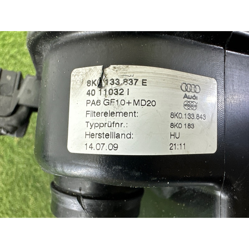 Корпус воздушного фильтра (впускная система) AUDI Q5 8R 2010 3.2 CALB 8K0133837E