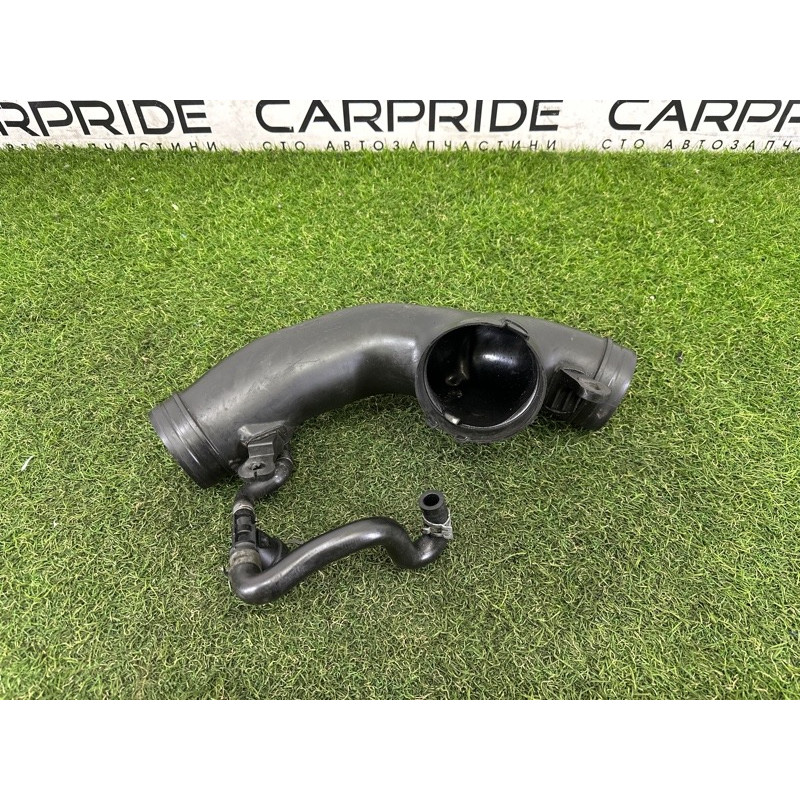 Патрубок воздушного фильтра (впускная система) AUDI A8 D4 2011 4.2 CDRA 4H0129711D