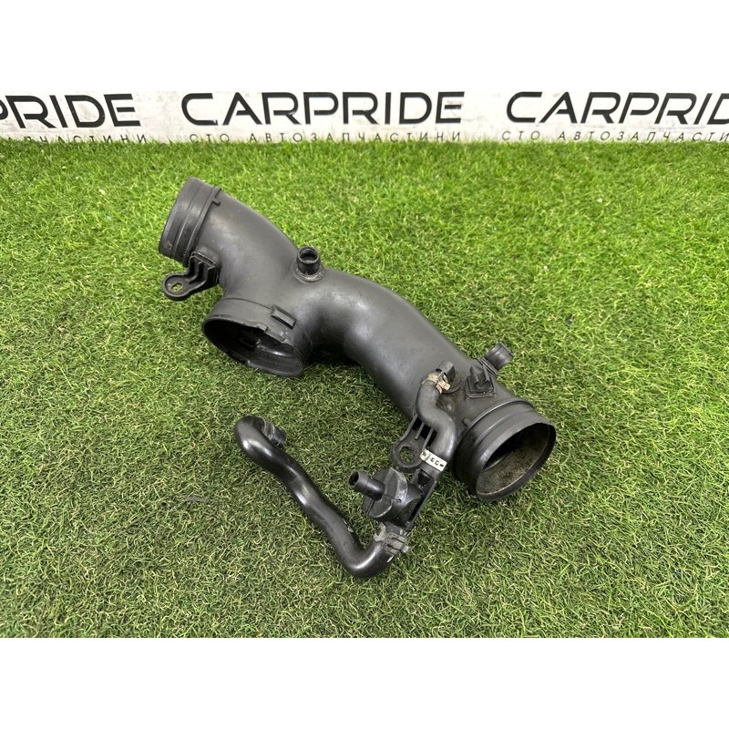 Патрубок воздушного фильтра (впускная система) AUDI A8 D4 2011 4.2 CDRA 4H0129711D