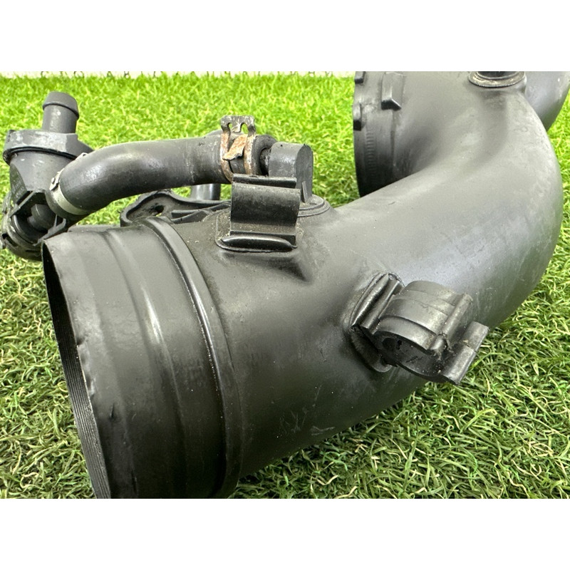 Патрубок воздушного фильтра (впускная система) AUDI A8 D4 2011 4.2 CDRA 4H0129711D