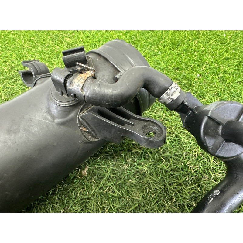 Патрубок воздушного фильтра (впускная система) AUDI A8 D4 2011 4.2 CDRA 4H0129711D