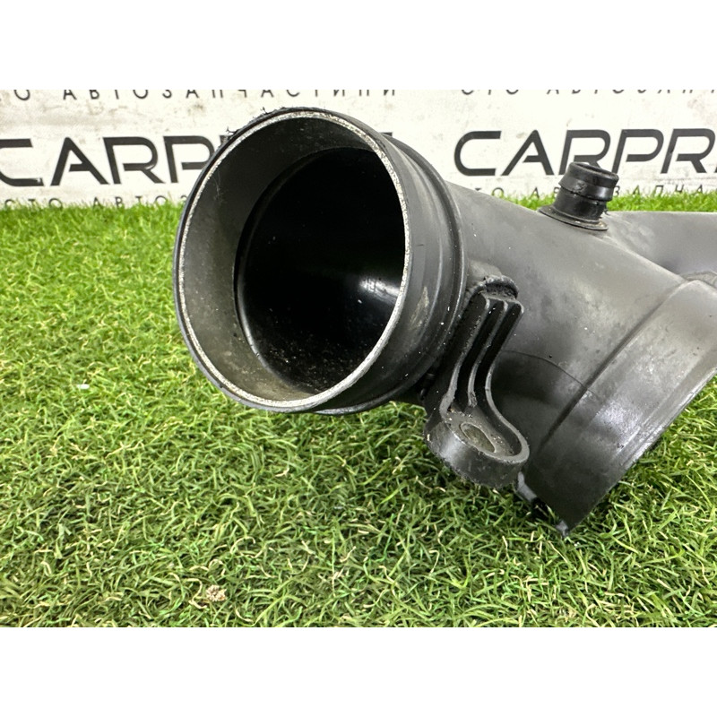 Патрубок воздушного фильтра (впускная система) AUDI A8 D4 2011 4.2 CDRA 4H0129711D