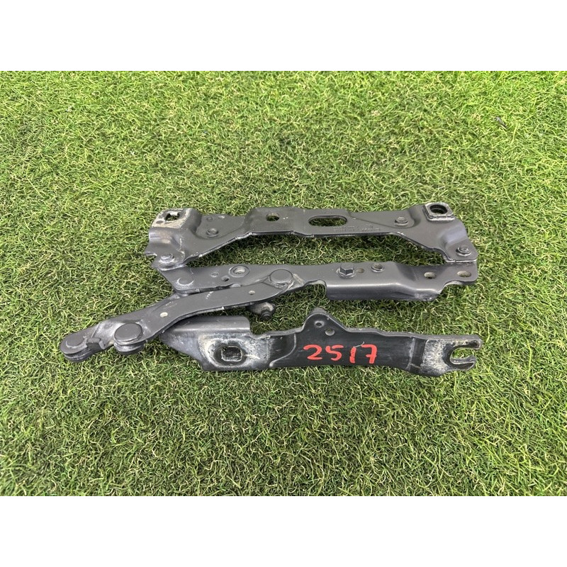 Петля капота (кузов и элементы) BMW 7-series F01 2011 3.0 N54 41007204555