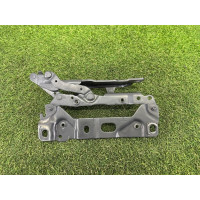 Петля капота