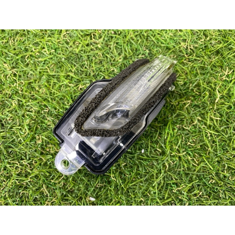 Повторювач повороту (оптика) Lexus Nx AZ10 e1314092