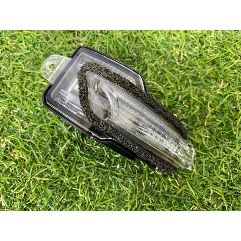 Повторювач повороту (оптика) Lexus Nx AZ10 e1314092