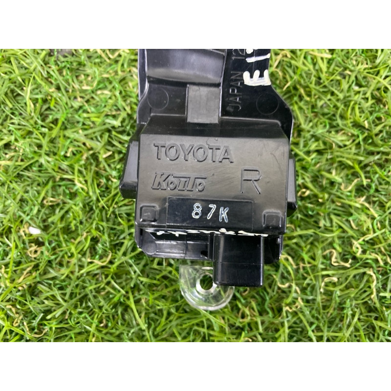 Повторювач повороту (оптика) Lexus Nx AZ10 e1314092