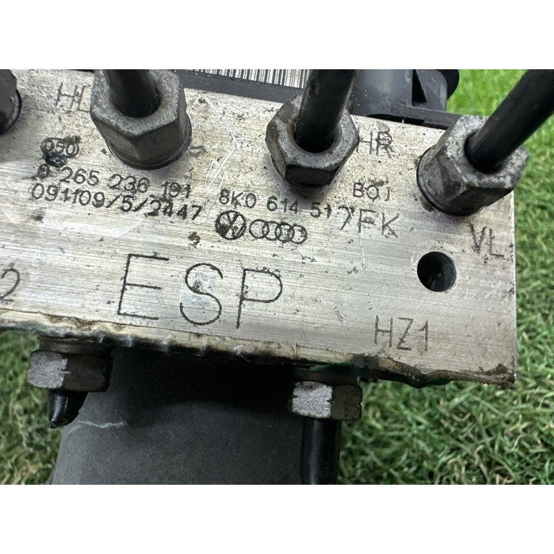 Блок abs (тормозная система) AUDI A4 B8 2010 2.0 CAEB 8K0614517FM