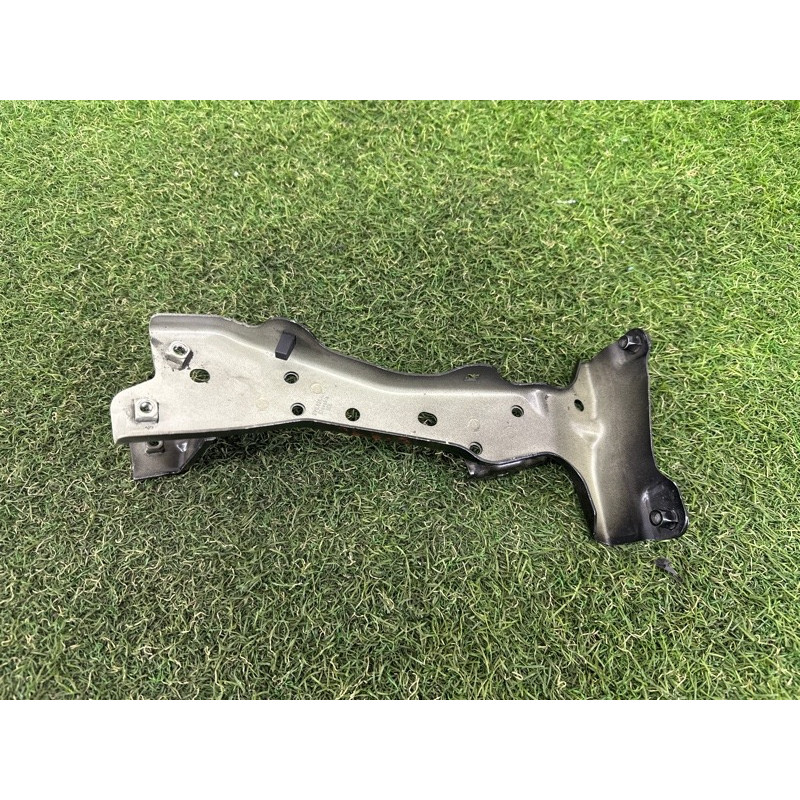 Крепление крыла (кузов и элементы) AUDI A3 8V 2016 1.8 CNSB 8V0821136C