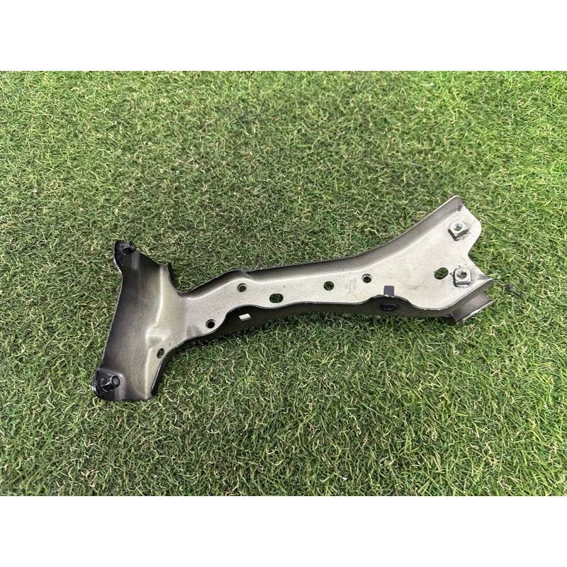 Крепление крыла (кузов и элементы) AUDI A3 8V 2016 1.8 CNSB 8V0821136C