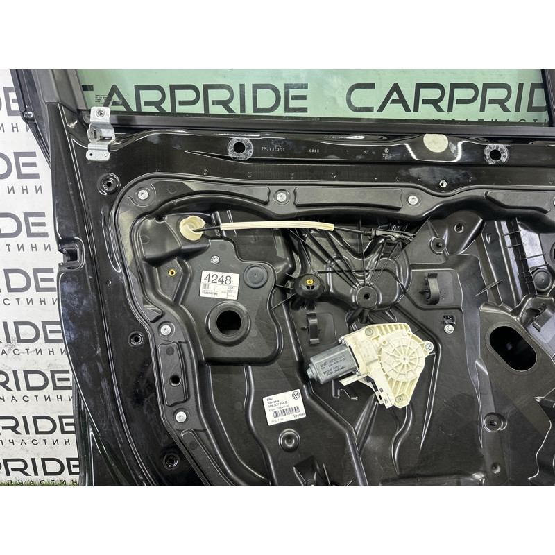 Дверь (наружные элементы кузова) Volkswagen Touareg NF 2012 3.0 Hybrid CGFA 7P0831055