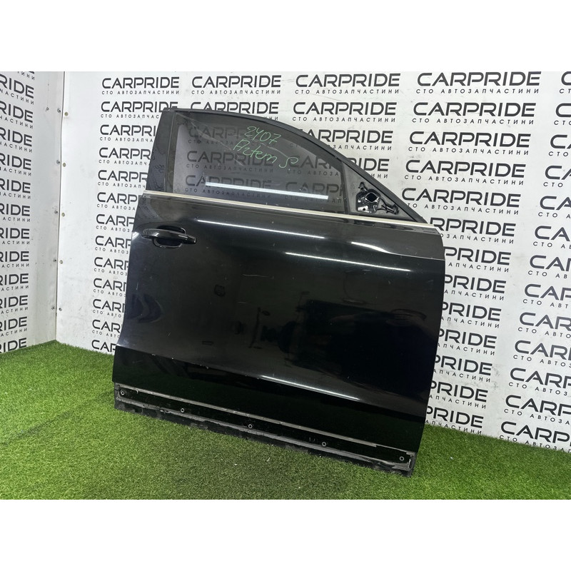 Дверь (наружные элементы кузова) AUDI Q5 8R 2010 3.2 CALB 8R0831052E