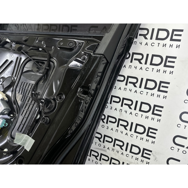 Дверь (наружные элементы кузова) AUDI Q5 8R 2010 3.2 CALB 8R0831052E