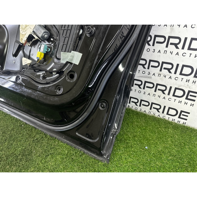 Дверь (наружные элементы кузова) AUDI Q5 8R 2010 3.2 CALB 8R0831052E