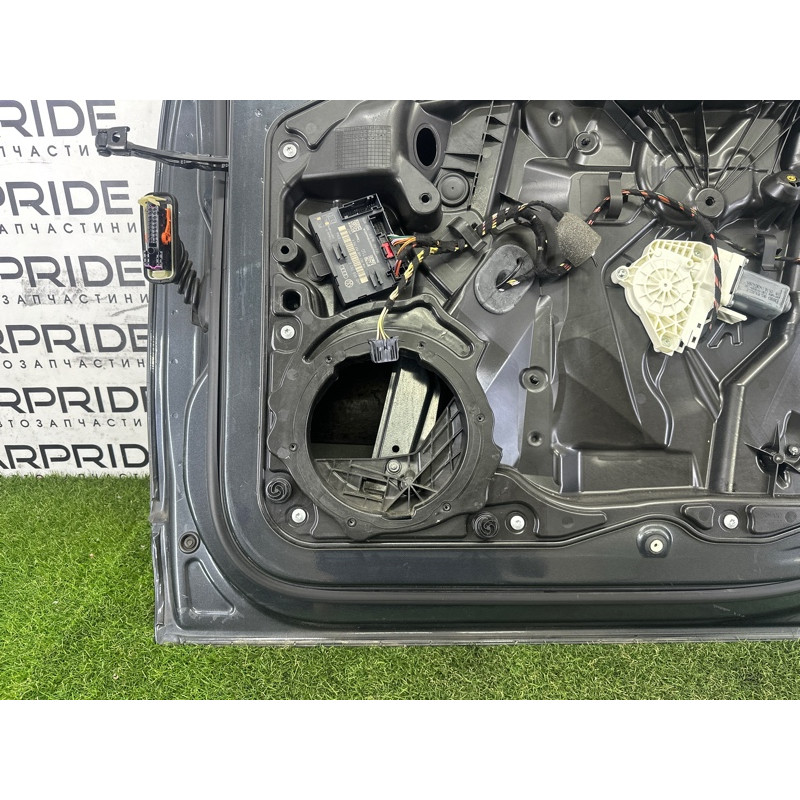 Дверь (наружные элементы кузова) Volkswagen Touareg NF 2012 3.0 TDI 7P0831056