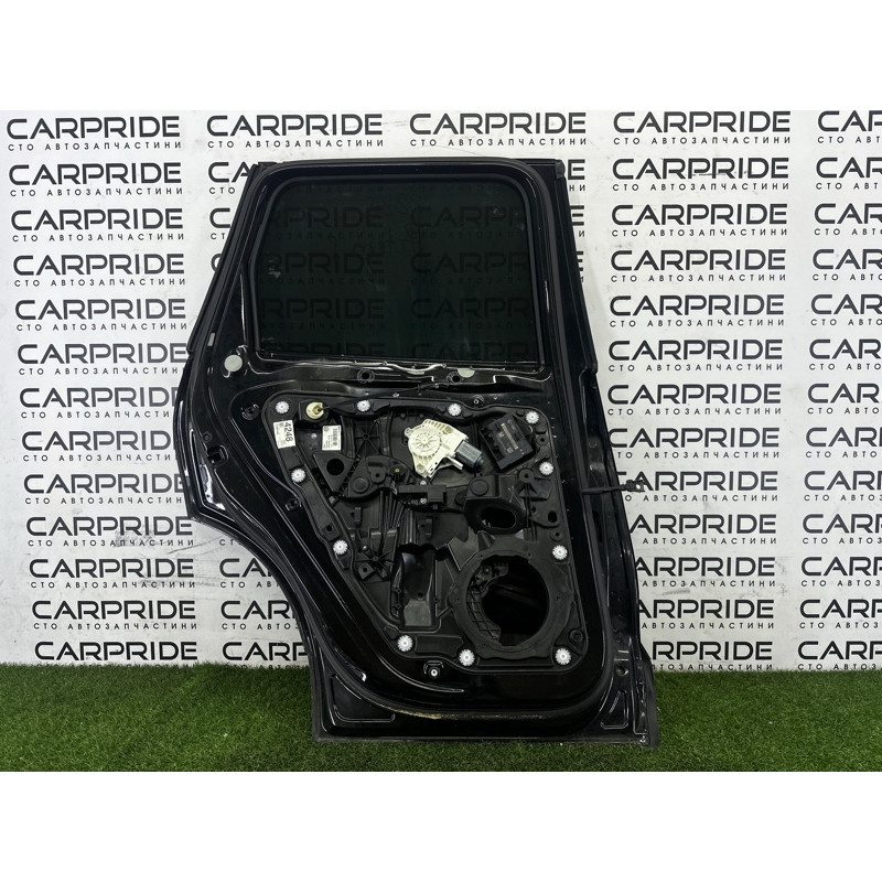 Дверь (наружные элементы кузова) Volkswagen Touareg NF 2012 3.0 Hybrid CGFA 7P0833055