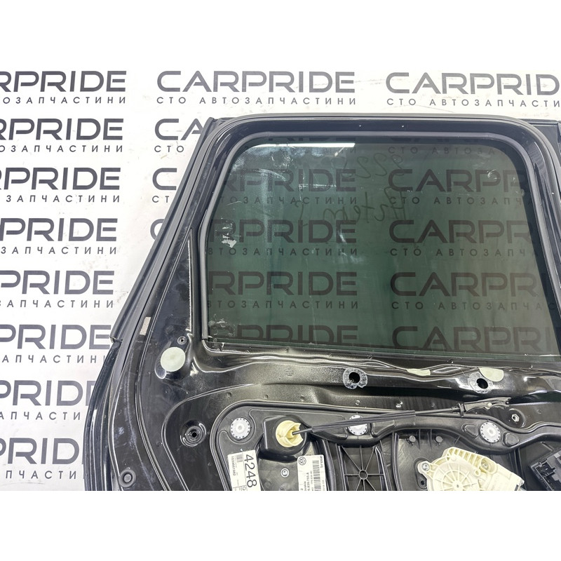 Дверь (наружные элементы кузова) Volkswagen Touareg NF 2012 3.0 Hybrid CGFA 7P0833055