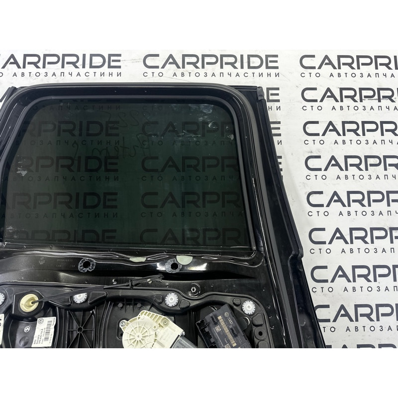 Дверь (наружные элементы кузова) Volkswagen Touareg NF 2012 3.0 Hybrid CGFA 7P0833055