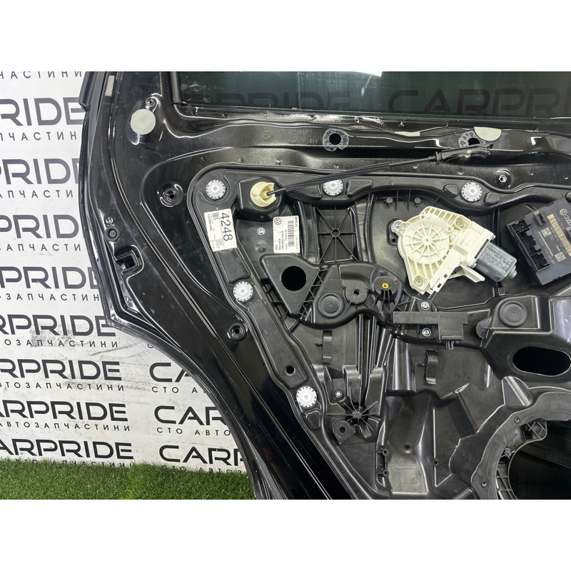 Дверь (наружные элементы кузова) Volkswagen Touareg NF 2012 3.0 Hybrid CGFA 7P0833055