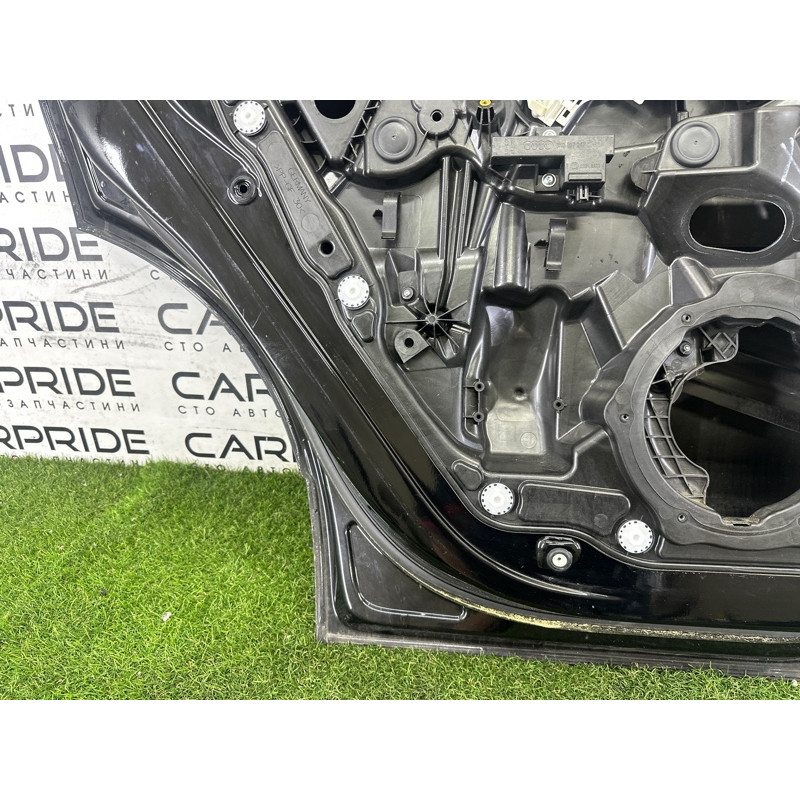 Дверь (наружные элементы кузова) Volkswagen Touareg NF 2012 3.0 Hybrid CGFA 7P0833055