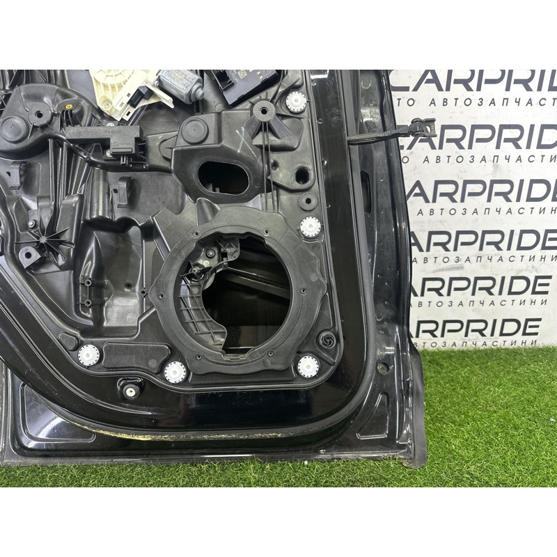 Дверь (наружные элементы кузова) Volkswagen Touareg NF 2012 3.0 Hybrid CGFA 7P0833055