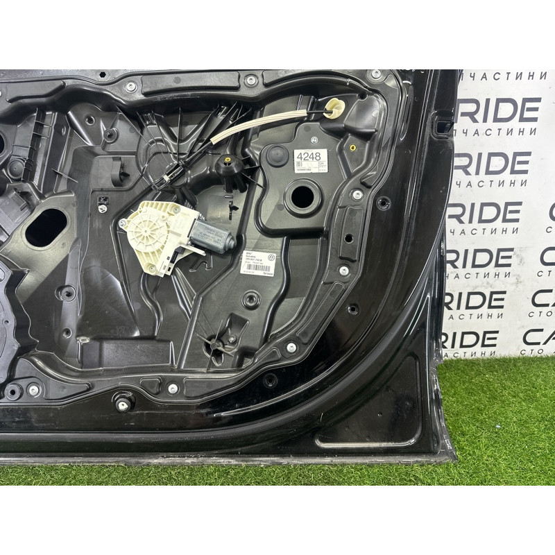 Дверь (наружные элементы кузова) Volkswagen Touareg NF 2012 3.0 Hybrid CGFA 7P0831056