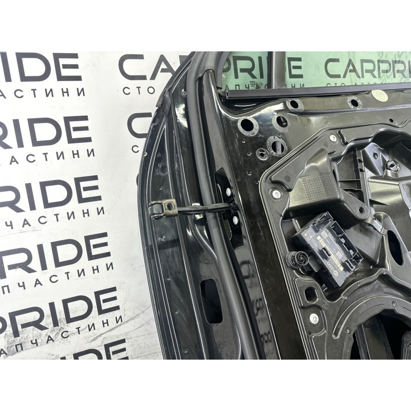 Дверь (наружные элементы кузова) Volkswagen Touareg NF 2012 3.0 Hybrid CGFA 7P0831056