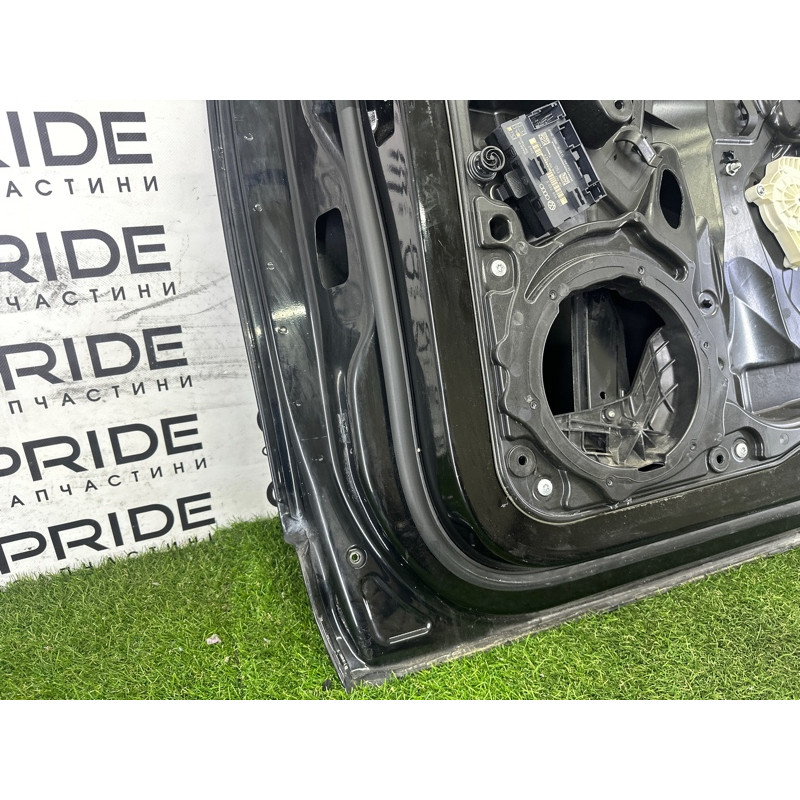 Дверь (наружные элементы кузова) Volkswagen Touareg NF 2012 3.0 Hybrid CGFA 7P0831056