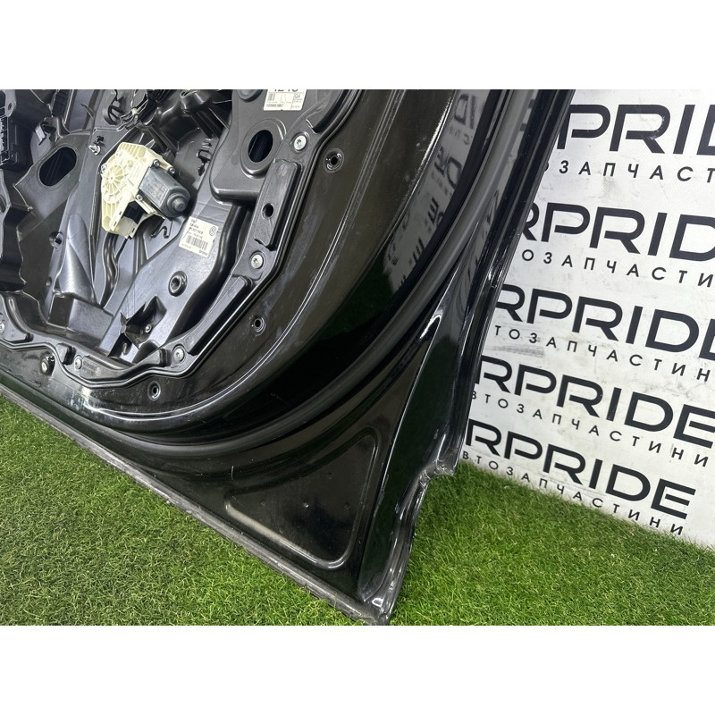 Дверь (наружные элементы кузова) Volkswagen Touareg NF 2012 3.0 Hybrid CGFA 7P0831056