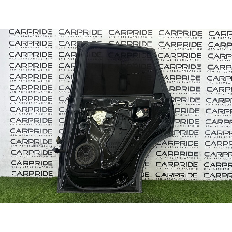 Дверь (наружные элементы кузова) AUDI Q5 8R 2010 3.2 CALB 8R0833052B