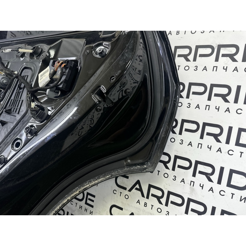 Дверь (наружные элементы кузова) AUDI Q5 8R 2010 3.2 CALB 8R0833052B