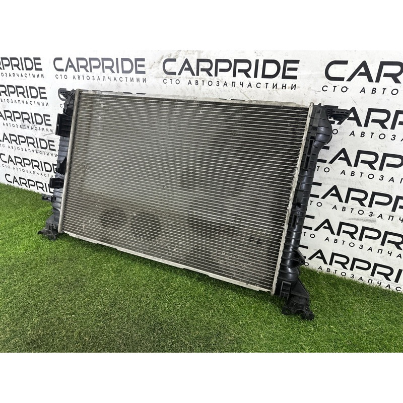 Радиатор охлаждения (система охлаждения) AUDI Q5 8R 2010 3.2 CALB 8K0121251Q