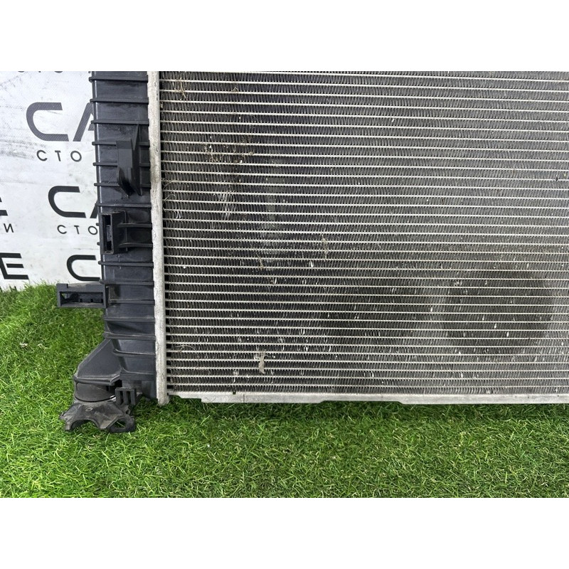 Радиатор охлаждения (система охлаждения) AUDI Q5 8R 2010 3.2 CALB 8K0121251Q