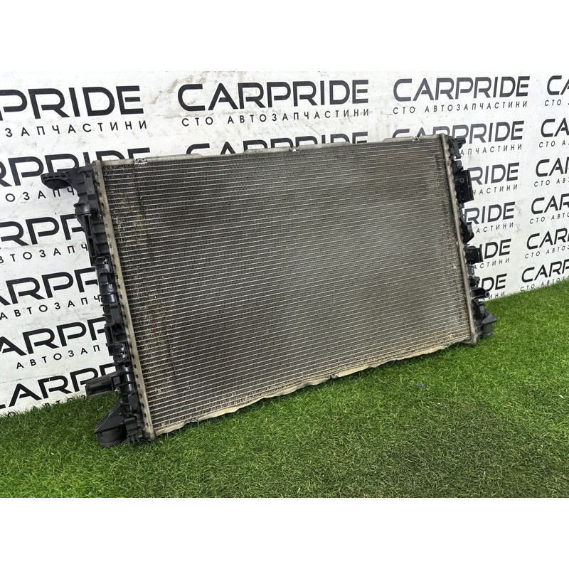 Радиатор охлаждения (система охлаждения) AUDI A8 D4 2011 4.2 CDRA 4H0121251B