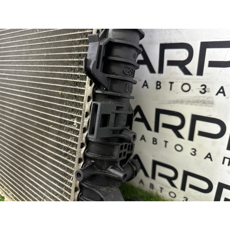 Радиатор охлаждения (система охлаждения) AUDI A8 D4 2011 4.2 CDRA 4H0121251B