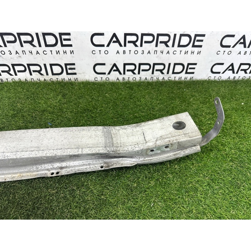 Усилитель бампера (наружные элементы кузова) AUDI A4 B8 2010 2.0 CAEB 8K0807113E