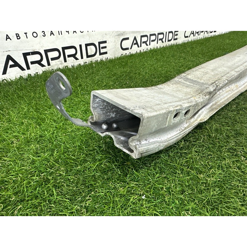 Усилитель бампера (наружные элементы кузова) AUDI A4 B8 2010 2.0 CAEB 8K0807113E