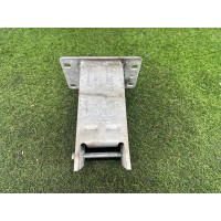 Кронштейн посилювача бампера