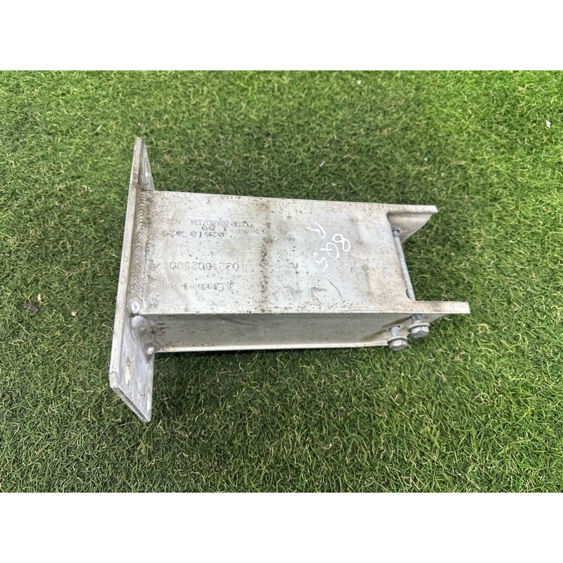 Кронштейн усилителя бампера (стекла и зеркала) AUDI Q5 FY 2018 2.0 DAYB 80A807134