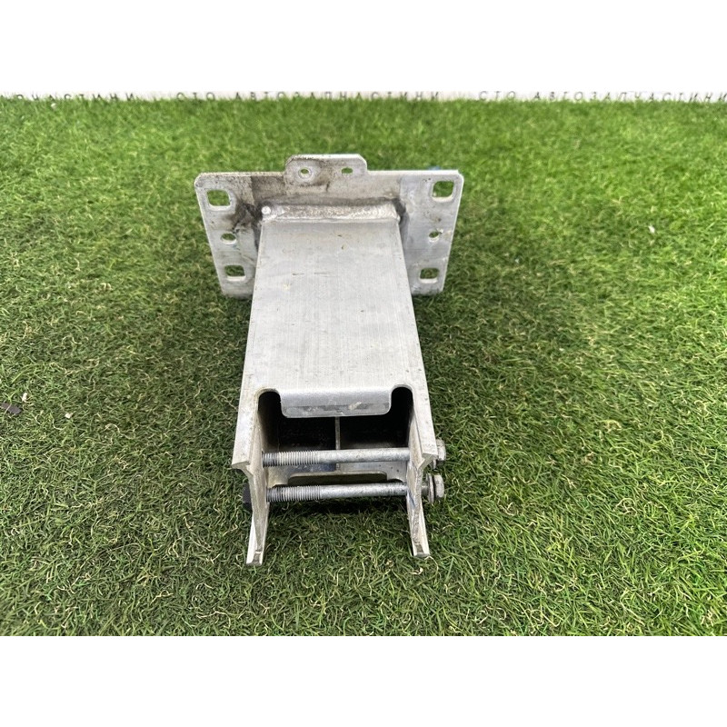 Кронштейн усилителя бампера (стекла и зеркала) AUDI Q5 FY 2018 2.0 DAYB 80A807134