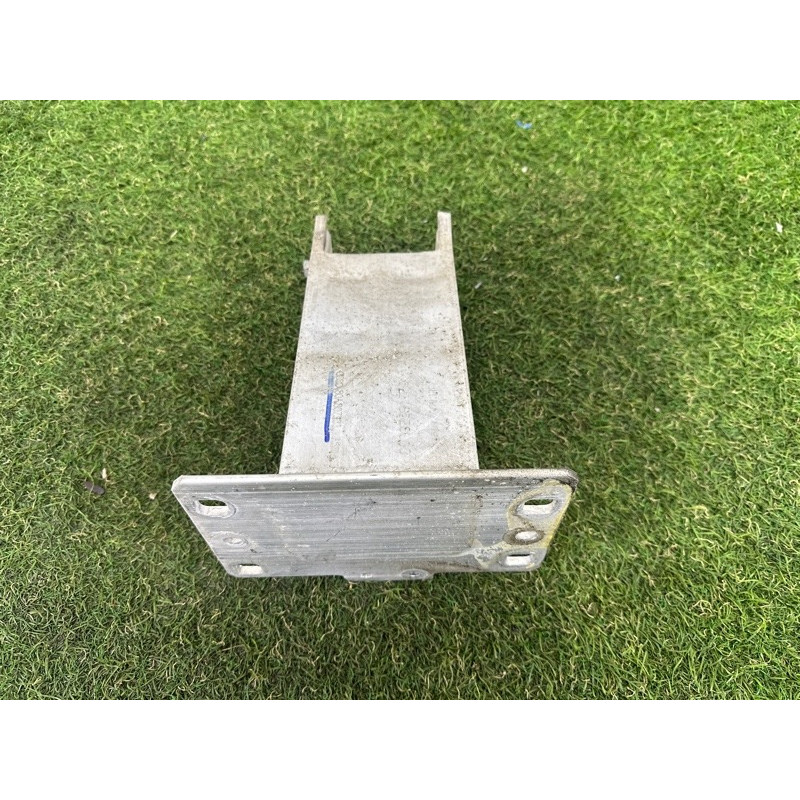 Кронштейн усилителя бампера (стекла и зеркала) AUDI Q5 FY 2018 2.0 DAYB 80A807133