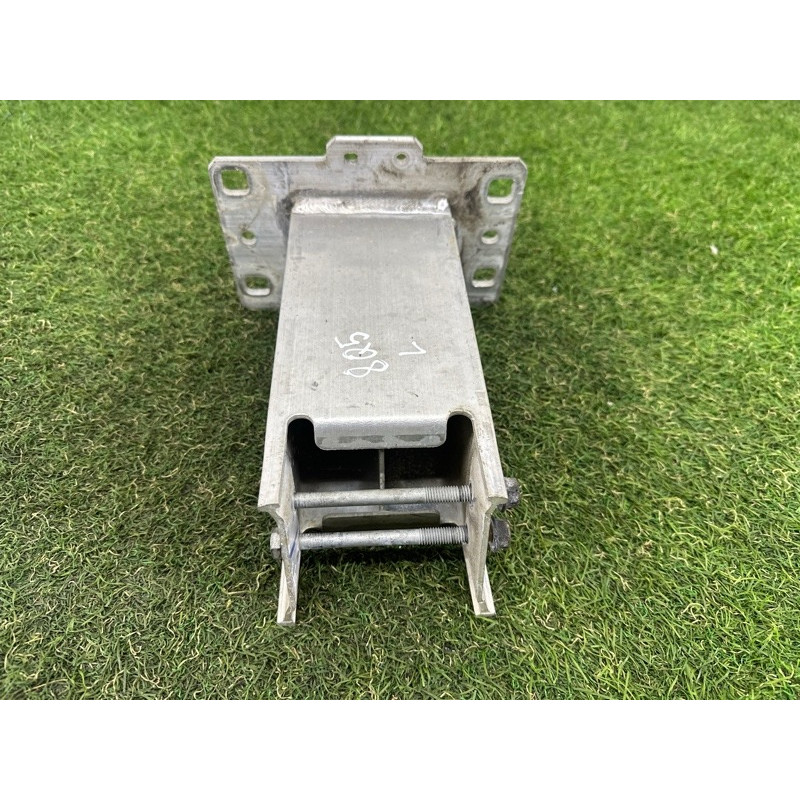 Кронштейн усилителя бампера (стекла и зеркала) AUDI Q5 FY 2018 2.0 DAYB 80A807133