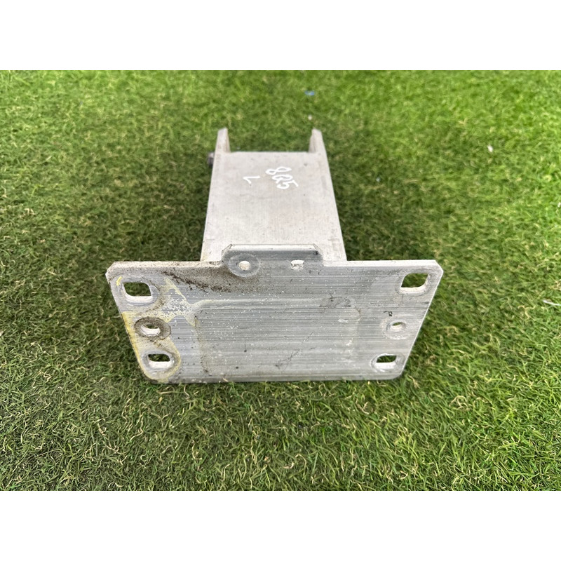 Кронштейн усилителя бампера (стекла и зеркала) AUDI Q5 FY 2018 2.0 DAYB 80A807133