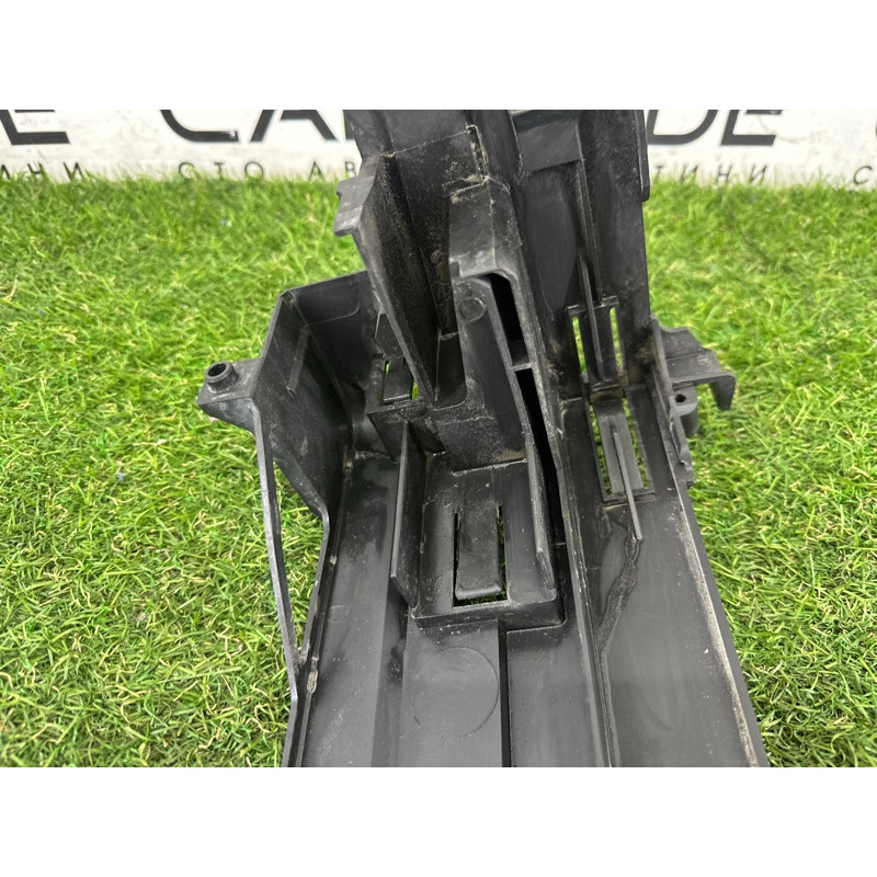 Рамка радиатора (кузов и элементы) BMW 7-series F01 2011 3.0 N54 17117639071