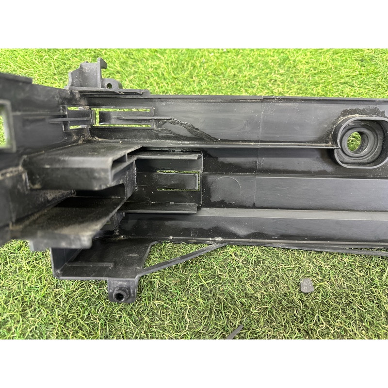 Рамка радиатора (кузов и элементы) BMW 7-series F01 2011 3.0 N54 17117639071